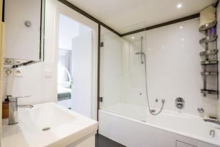 Eiffel Tower Vicinity Gem - 4