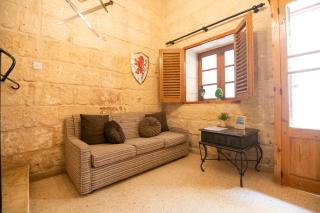 Sliema Group Townhouse, sleeps 12, Prime location - Sliema - 9