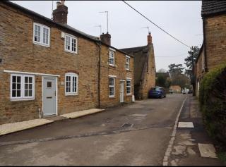NEW Country Cottage with log fire & parking - - 6