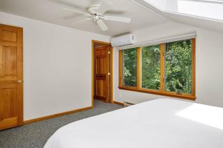 Lake house w/ indr pool and jacuzzi - Canandaigua - 4