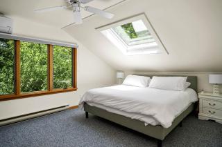 Lake house w/ indr pool and jacuzzi - Canandaigua - 3