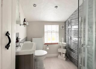 Lavender Cottage, Clare - 3