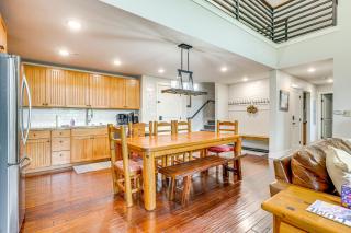 Ski-InandSki-Out Granby Penthouse with Mountain Views! - Granby - 3