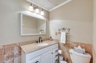 Smith Mountain Lake Cottage with Dock and Fire Pit! - - 1