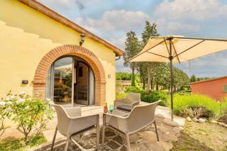 ISA-Chalet with common swimming-pool surrounded by Tuscan nature - Trequanda - 0