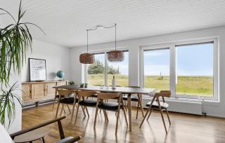 4 Bedroom Beach Front Home In Thyholm - Thyholm - 6