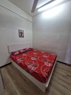 Homestay Camelia Kuala Terengganu - Near Drawbridge, Pasar Payang, KTCC Mall, Hospital HSNZ and Batu Buruk Beach Area - 1