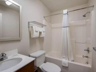 Birch Hill Suites Kansas City - Independence - Independence - 4