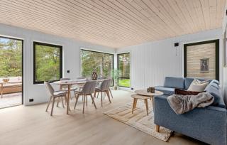 4 Bedroom Stunning Home In Risør - Risør - 7