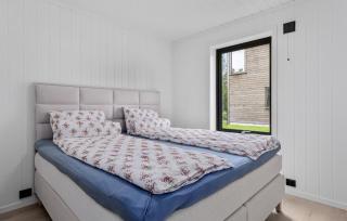 4 Bedroom Stunning Home In Risør - Risør - 4