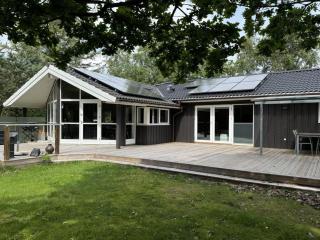 Holiday Home Aiva - from the sea by Interhome - 0