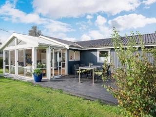 Holiday Home Leani - 200m from the sea by Interhome - Stubbekøbing - 0