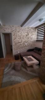 Apartman, preko puta Mone - 1