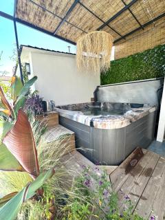 Divine Idylle Luxe 3 chambres, terrasse 130m2, jacuzzi, Clim Plein centre - 2