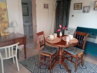 Charmant F1 indépendant rez de jardin proche de vichy petits dej compris - Bellerive-sur-Allier - 4