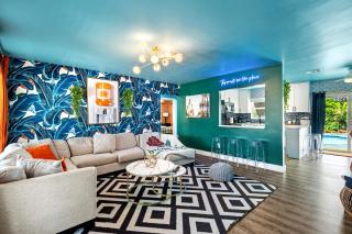 Eccentric home with pool tiki hut & outdoor kitchen - Pompano Beach - 6