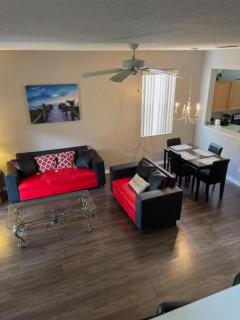 Charming 4 bed 3 bath Townhome - Davenport - 0