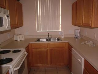 Traditional 4 Bed 3.5 Bath Townhome - Davenport - 9