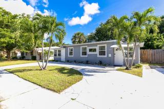Bungalow with large backyard 5 min from beach - Pompano Beach - 0