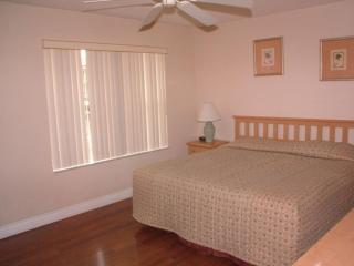 Traditional 4 Bedroom 3 Bathroom - Davenport - 7