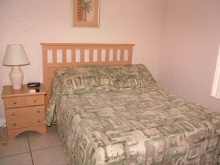 Traditional 4 Bedroom 3 Bathroom - Davenport - 4