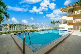 Walk to Ft Lauderdale beach - Water Views & Pool - Fort Lauderdale - 6