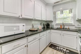 Charlotte Home with Yard - Near Spectrum Center! - Charlotte - 2