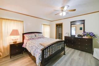 Warm and Inviting Family Home - 2 Mi to Golf Course! - McEwen - 1
