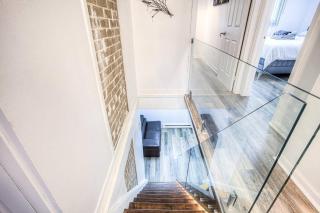 luxury 4BR Duplex Apartment, Free Parking - Montreal - 3