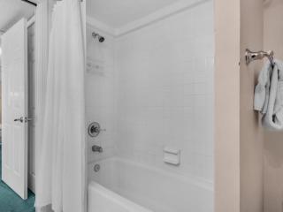 Hidden Dunes Condominium 1005 by Newman-Dailey - Destin - 4