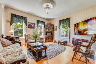about 6 Mi to Lake George Charming Adirondack Home! - Warrensburg - 8