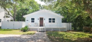 The Blue Wave Quiet & Cozy Beach Retreat - Oak Island - 9