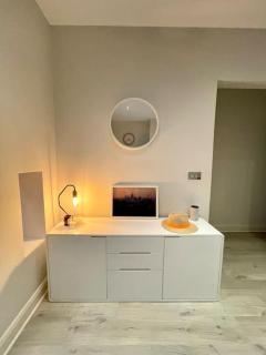 Charming 2 Bed Garden Flat in Finchley Central - Hendon - 8