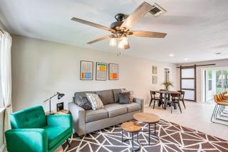 Walk to Lewisville Lake Dog-Friendly Texas Home - 7