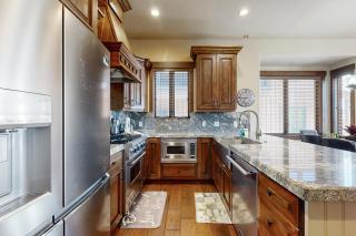 Juniper Landing Unit 101 - 3