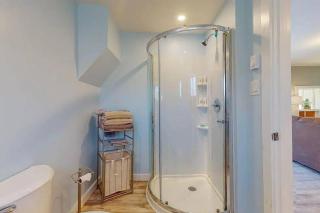 Cozy Waterfall BnB - Close To Mountains and Hikes - East Durham - 9