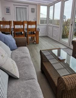 Seascape Holiday Home - Aberporth - 2