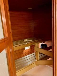 Saunallinen yksiö järvinäköalalla keskustassa - 9