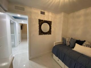 Luxury Beachfront 3 Bedroom Miami Beach Condo, - 1