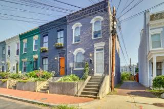 2 Mi to National Mall Stunning Townhome with Patio! - Washington - 8