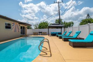 Outdoor Oasis - 15min to Beach, Port Canaveral with Pool - Cocoa - 0