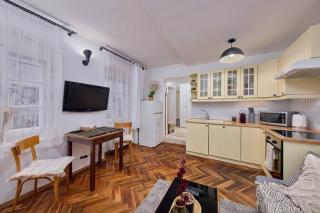 Old Pressburg - Green Courtyard - 4