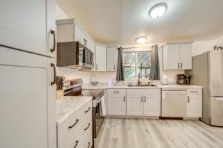 Pine Home with Decks and Grill Less Than 1 Mi to Downtown! - Pine - 2