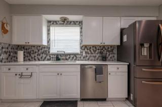 Cocoa Pool Haven 15-20 min to Port Canaveral and Beach! - Cocoa - 6