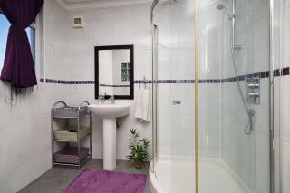 Immaculate Condition 3 Bed En-Suite Refurbished House - Goodmayes - 5