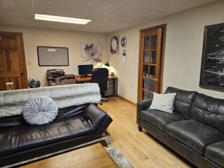Furnished 1BR Apt with Equipped Office- North Seattle - Seattle - 2