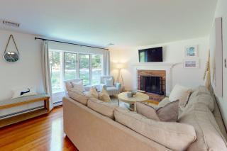 Quiet Long Pond Getaway - Harwich - 0