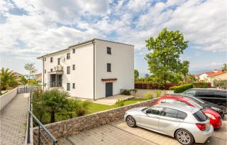Cozy Apartment In Vantacici With Wifi - 1