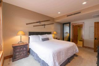 Big Horn Lodge 206 by East West - 1