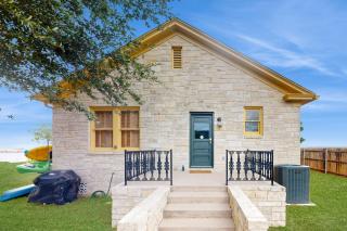 Lakefront Life - Burnet - 6